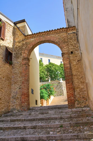 ポルタ ・ ディ ・ メッツォジョルノ。ゼンツァーノ ・ ディ ・ lucania.italy. — ストック写真