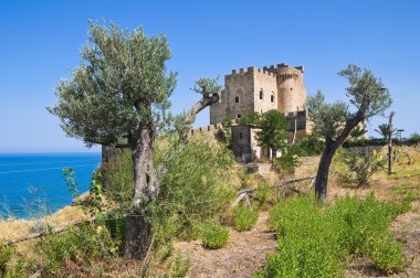 roseto capo spulico Kalesi. Calabria. İtalya.