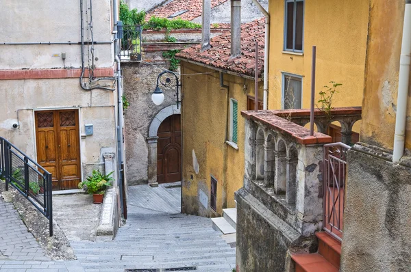 Une ruelle. Moliterno. Basilicate. Italie . — Photo