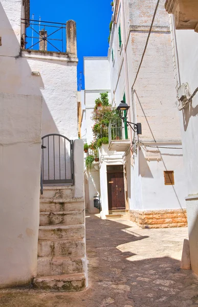 Alleyway. Fasano. Puglia. İtalya. — Stok fotoğraf