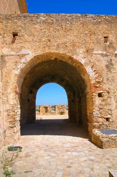 Schwabiska slottet rocca imperiale. Kalabrien. Italien. — Stockfoto