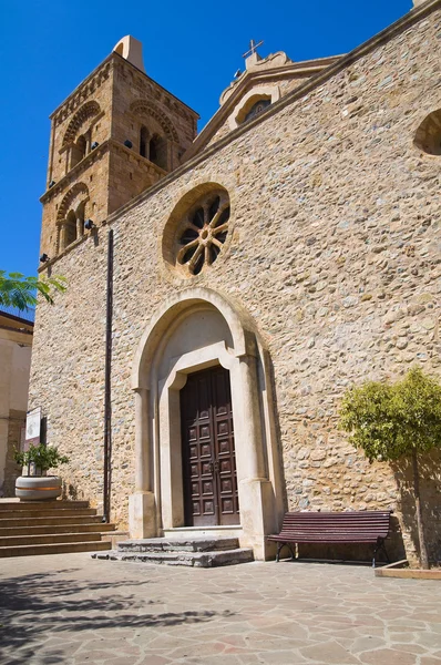 Matka Kościół rocca imperiale. Kalabria. Włochy. — Zdjęcie stockowe