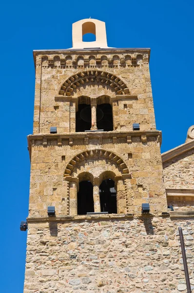 Matka církev rocca imperiale. Kalábrie. Itálie. — Stock fotografie