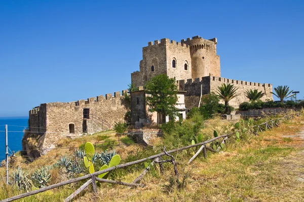 Hrad roseto capo spulico. Kalábrie. Itálie. — Stock fotografie