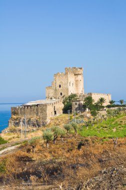 roseto capo spulico Kalesi. Calabria. İtalya.