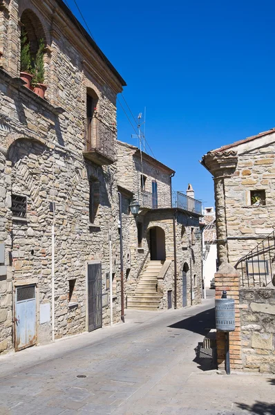 Para o beco. Guardia Perticara. Basilicata. Itália . — Fotografia de Stock