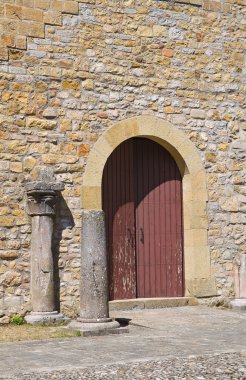 lagopesole Kalesi. Basilicata. İtalya.