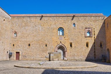 lagopesole Kalesi. Basilicata. İtalya.