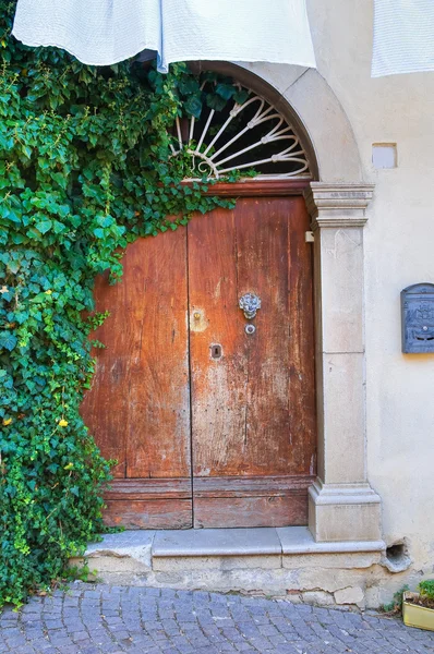 Porta in legno. Cancellara. Basilicata. Italia . — Foto Stock