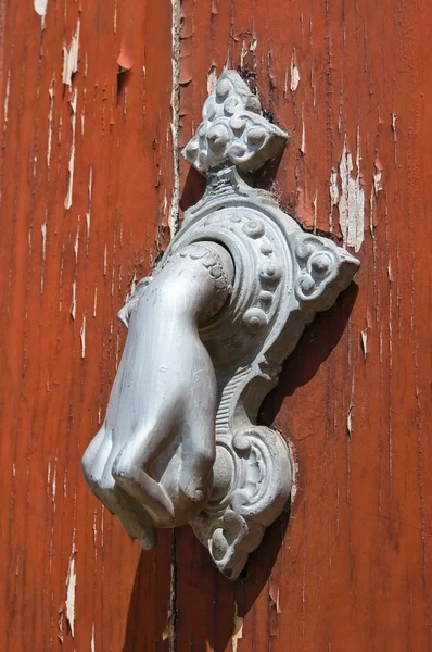 Doorknocker. Brienza. Basilicata. Italia . — Stok Foto