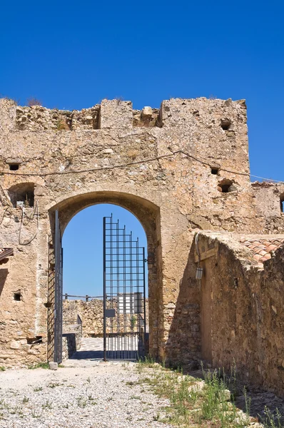 Schwabiska slottet rocca imperiale. Kalabrien. Italien. — Stockfoto