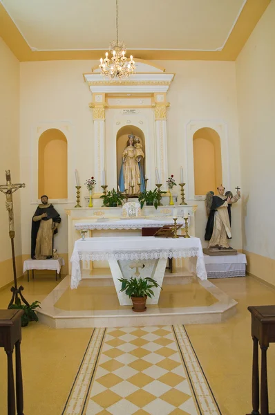 Kerk van st. francesco. Rocca imperiale. Calabria. Italië. — Stockfoto