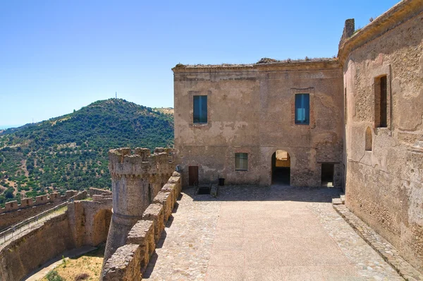 Swabian hrad rocca imperiale. Kalábrie. Itálie. — Stock fotografie