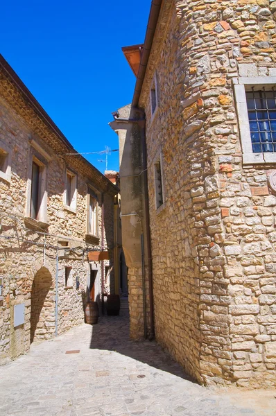 Para o beco. Pietragalla. Basilicata. Sul da Itália . — Fotografia de Stock