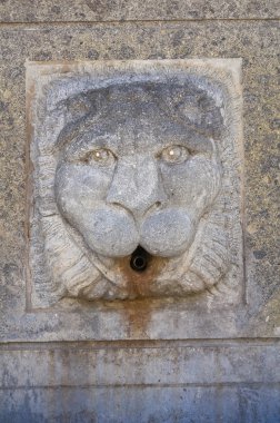 Anıtsal çeşme. Satriano di Lucania. Güney İtalya.