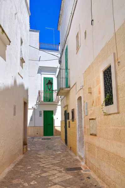 Vicolo. Fasano. Puglia. Italia . — Foto Stock