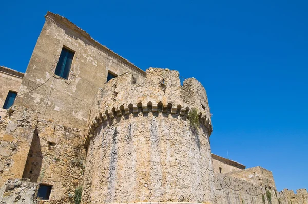 Schwabiska slottet rocca imperiale. Kalabrien. Italien. — Stockfoto