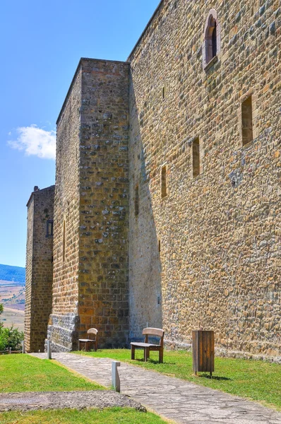 Lagopesole Kalesi. Basilicata. İtalya. — Stok fotoğraf