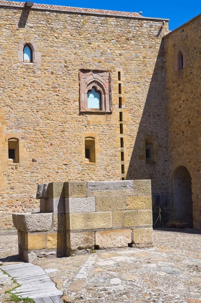 Lagopesole slott. Basilicata. Italien. — Stockfoto