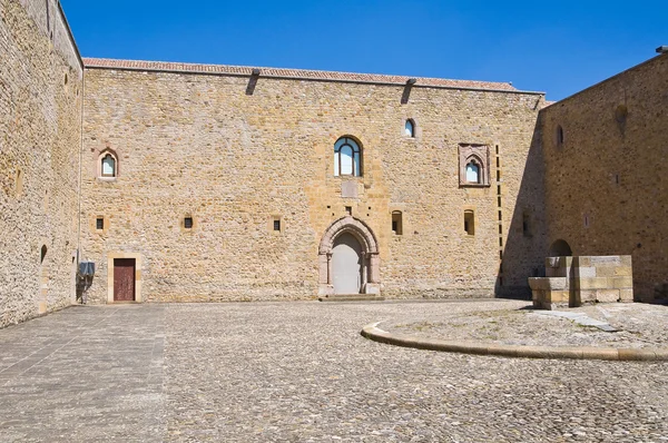 Lagopesole hrad. Basilicata. Itálie. — Stock fotografie