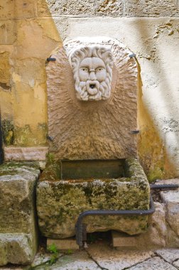 Taş çeşme. Altamura. Puglia. İtalya.