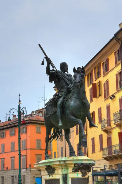 Alessandro farnese heykeli. Piacenza. Emilia-Romagna. İtalya. — Stok fotoğraf