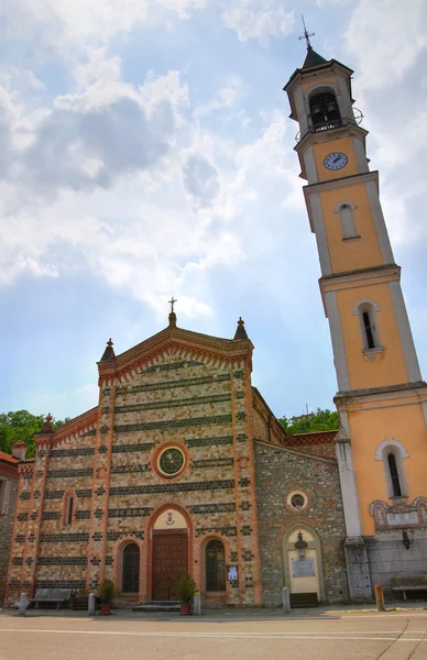 Chiesa di Perino. Emilia-Romagna. Italia . — Foto Stock