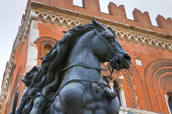 Palazzo gotico. Piacenza. Emilia-Romagna. Italia . — Foto Stock