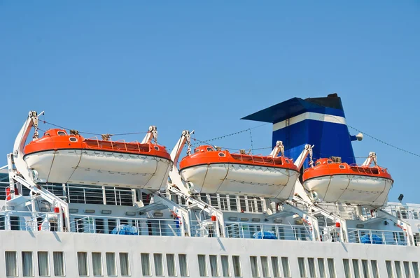 Cruise schip reddingsboten. — Stockfoto