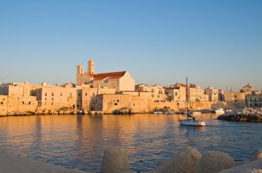 Giovinazzo panoramik manzaralı. Puglia. Güney İtalya.