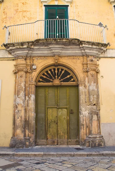 Zabytkowy pałac. Matera. Basilicata. Włochy. — Zdjęcie stockowe