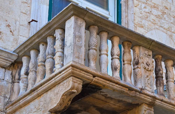 Palacio histórico. Bisceglie. Puglia. Italia . — Foto de Stock