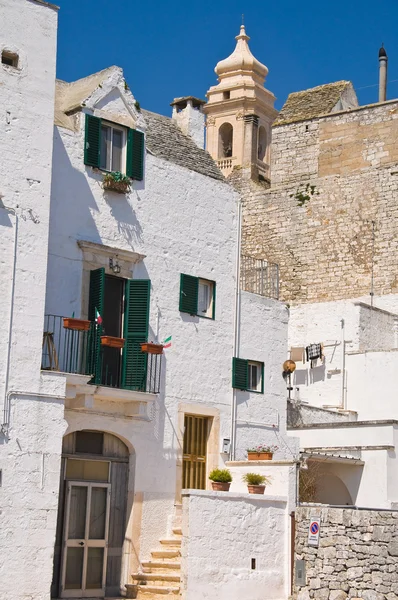 Alleyway. Locorotondo. Puglia. İtalya. — Stok fotoğraf