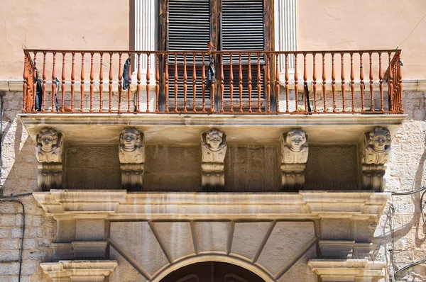 歴史的な宮殿。バルレッタ。プーリア州。イタリア. — ストック写真