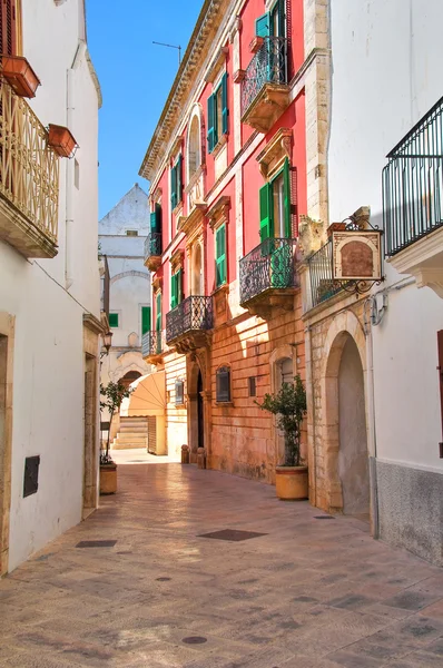 Para o beco. Locorotondo. Puglia. Itália . — Fotografia de Stock