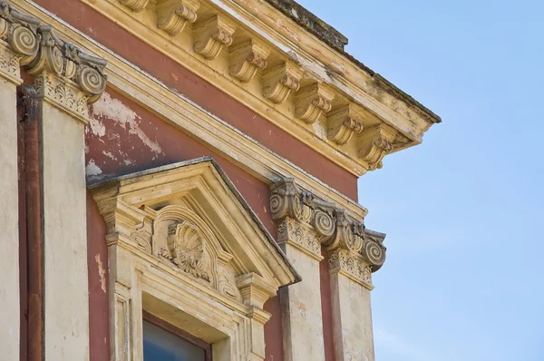 Palácio histórico. Bari. Puglia. Itália . — Fotografia de Stock