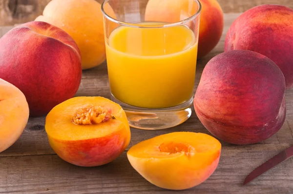 Peach juice. — Stock Photo, Image