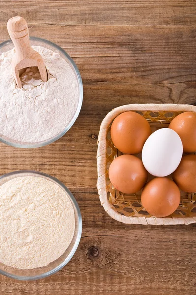 Eggs in the basket. — Stock Photo, Image