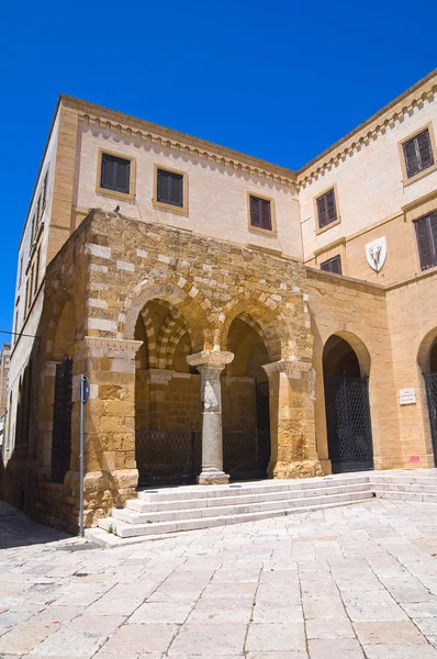 Portico dei Templari из Бриндизи. Апулия. Италия . — стоковое фото