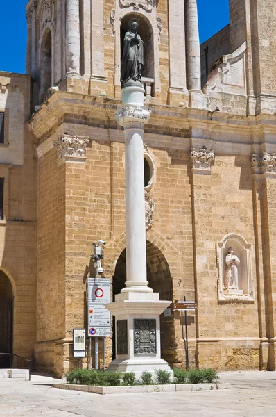 Kép a bazilika Brindisi-székesegyház. Puglia. Olaszország. — Stock Fotó