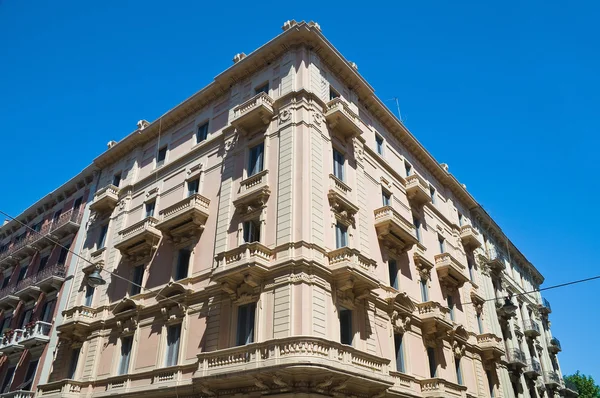 Palácio histórico. Bari. Puglia. Itália . — Fotografia de Stock