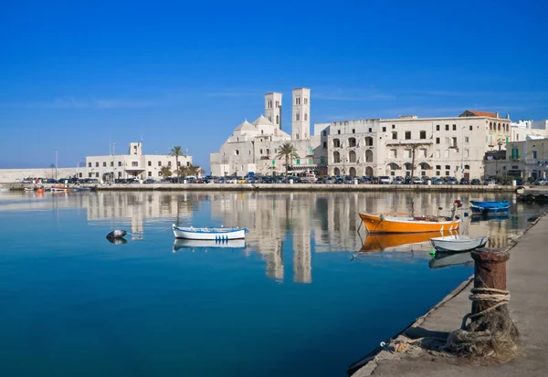 Panoramatický výhled na Molfettu. Puglia. Itálie. — Stock fotografie