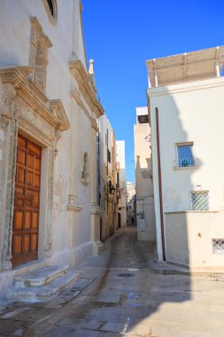 Monopoli sokağı. Puglia. İtalya.