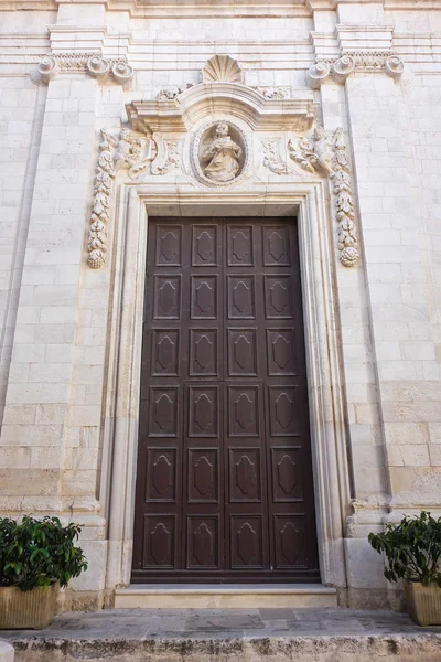 Kilise aziz Leonardo. Monopoli. Puglia. İtalya. — Stok fotoğraf