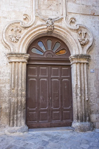 Iglesia de San Leonardo. Monopoli. Puglia. Italia . —  Fotos de Stock