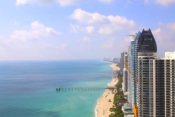 Sunny Isles Beach Miami. Ocean front residenties. — Stockfoto