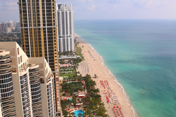 Sunny Isles Beach Miami. Residencias frente al mar . — Foto de Stock