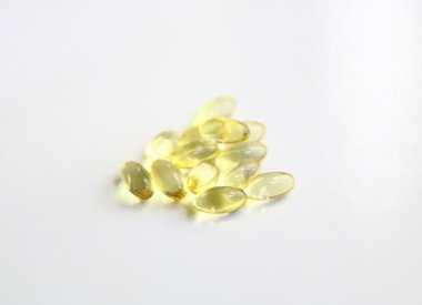 Balık yağı kapsül izole