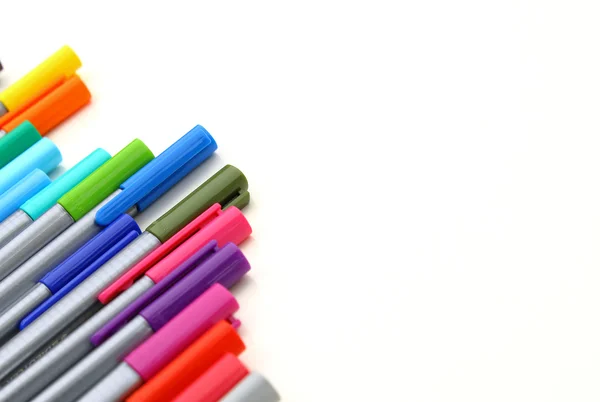 Różne kolorowe markery. Na białym tle — Zdjęcie stockowe