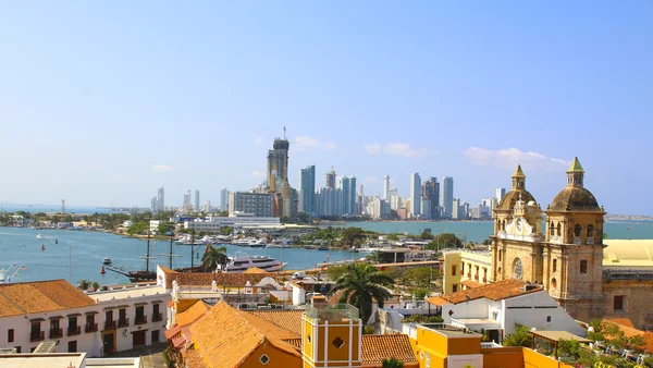 Centro histórico de Cartagena, Colombia con el Mar Caribe — Foto de Stock